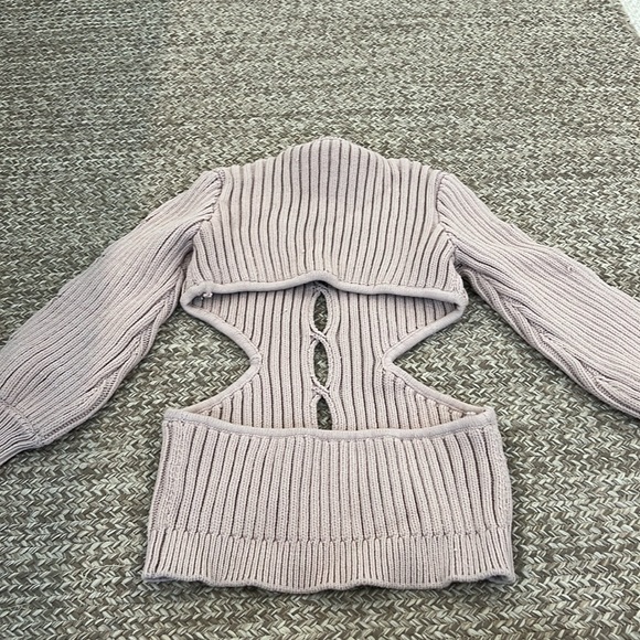 Revolve  sample PRIYA cutout sweater - Picture 5 of 8